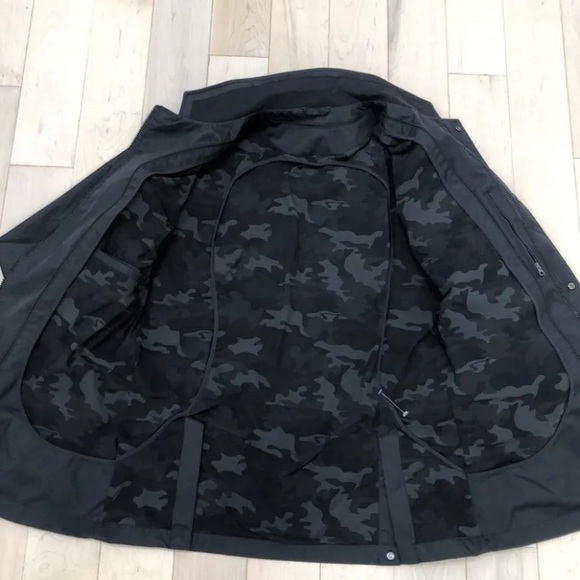 Lululemon mens camo lined jacket - Picture 7 of 12